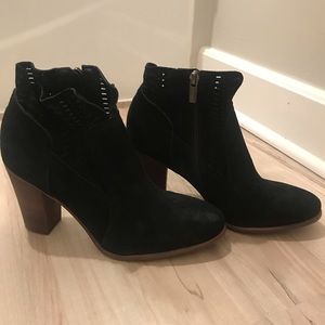 Vince Camuto real black suede booties size 9.5